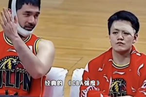 吉林主场播放致敬姜宇星视频，球员泪洒球场